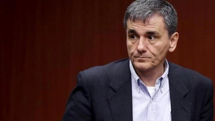 Τσακαλώτος σε Μητσοτάκη: Λέτε ότι δεν ταυτίζεστε με τον Όρμπαν, αλλά δεν του κάνατε και τη μούρη κρέας σήμερα (βίντεο)